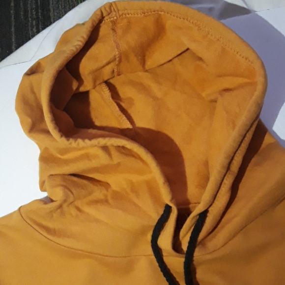 Crop Top Hoodie - Picture 4 of 4